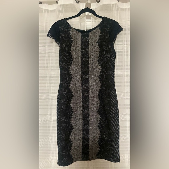Women’s Betsey Johnson Black Lace Sheath Dress Tweed Cap Sleeve Lined‎ Size 8. - Picture 1 of 5